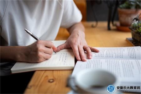 成人高考学费的标准在多少（2000-3000元左右）