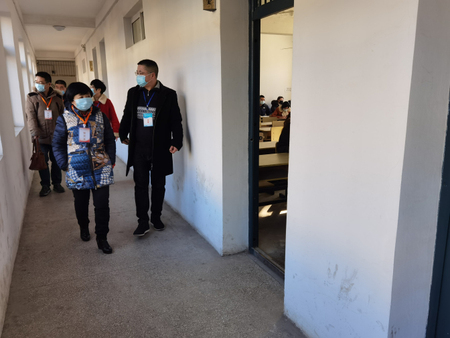 安徽電大黨委副書記張敏蒞臨蚌埠電大開展期末考試巡查工作